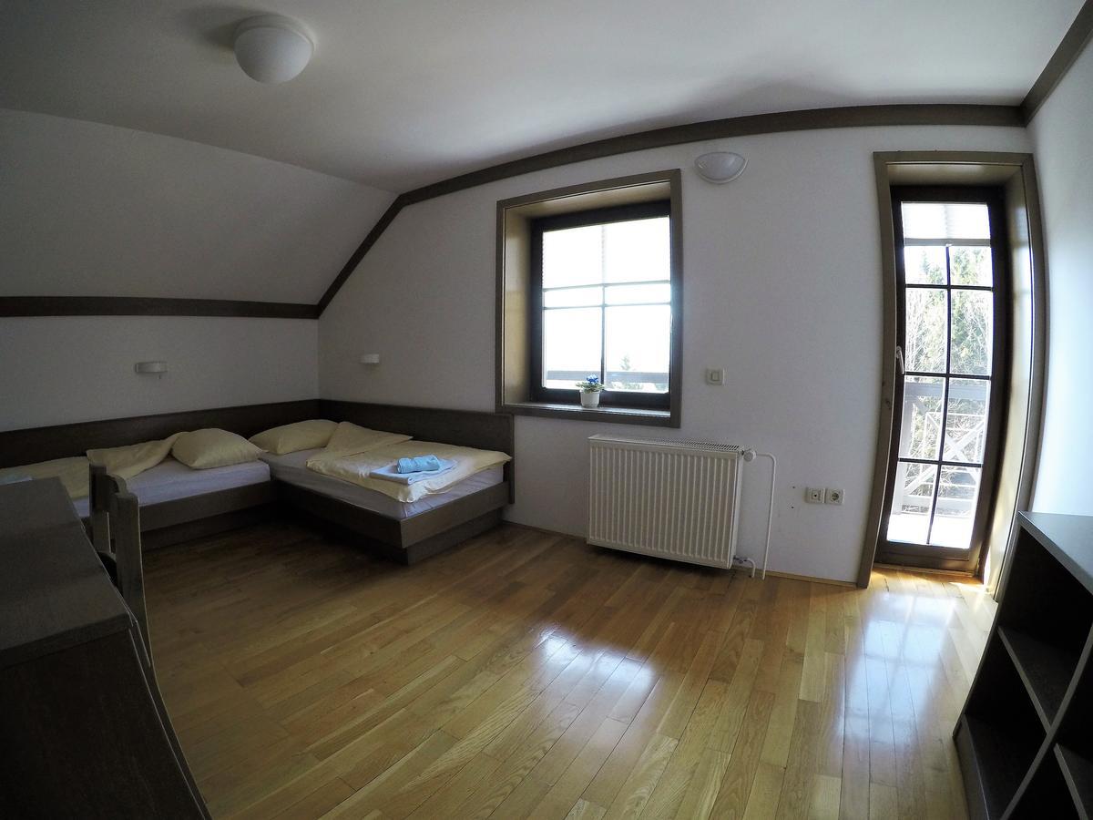 Karami Mountainhouse Bed & Breakfast Tržič Bagian luar foto